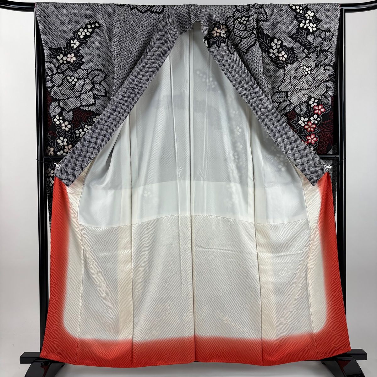  振袖 身丈161 cm 裄丈66 M 袷 花 梅 刺繍 絞り 黒 正絹 振袖 着物