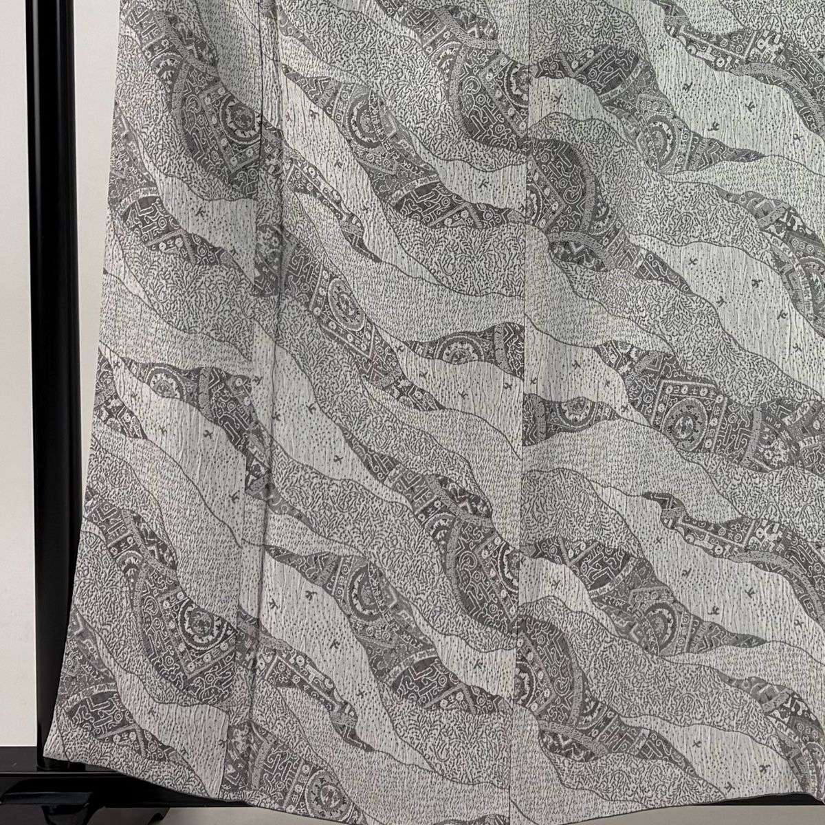 小紋 身丈160.5 cm 裄丈66.5 M 袷 道長取り 幾何学 灰色 正絹