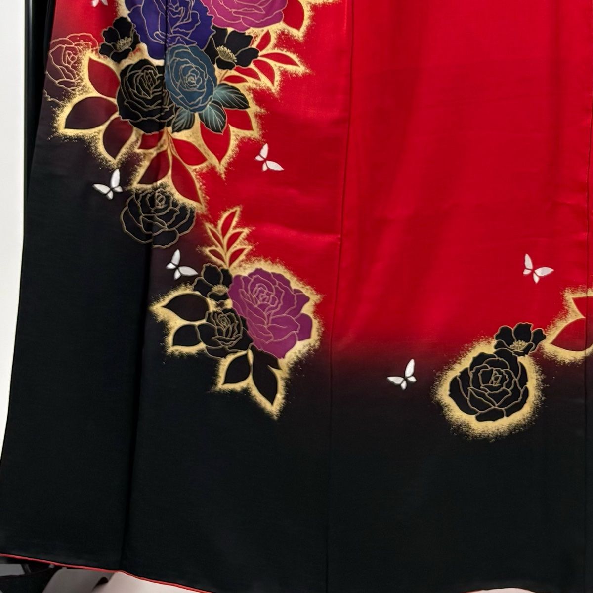 振袖 身丈162.5cm 裄丈66.5cm M 袷 薔薇 蝶 金銀彩 ぼかし 赤 正絹 秀