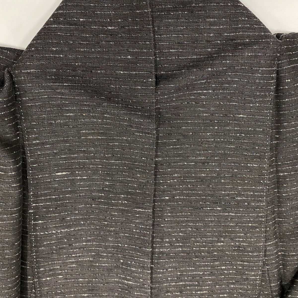 美品】 紬 身丈156cm 裄丈64cm M 袷 横縞 墨色 正絹 秀品 【中古