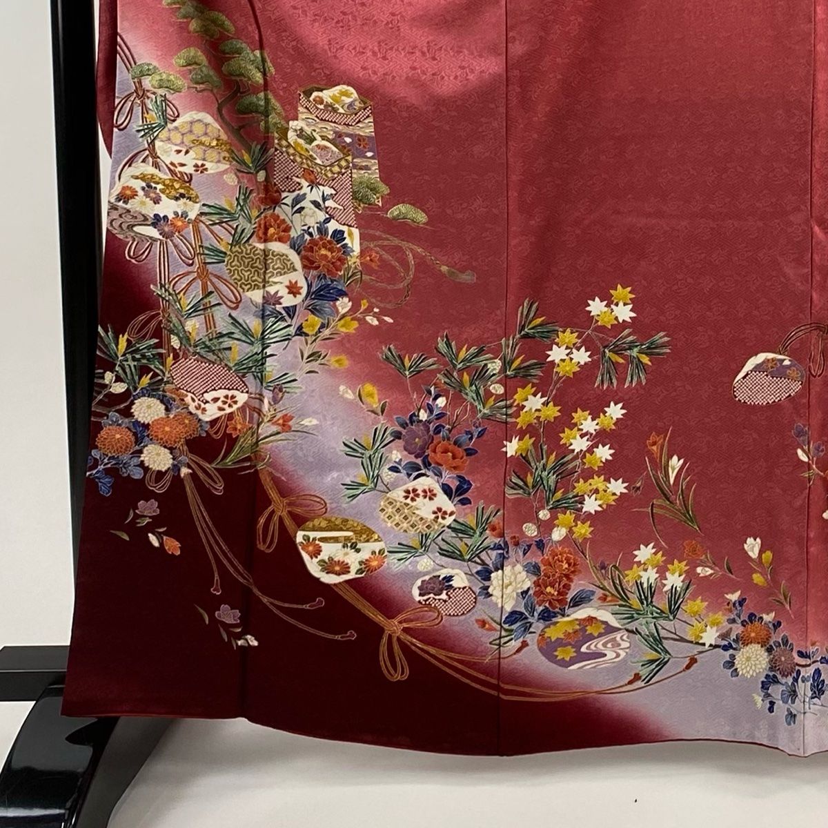 振袖 身丈165 cm 裄丈67 5 L 袷 草花 貝桶 金彩 ぼかし 濃ピンク 正絹 秀品