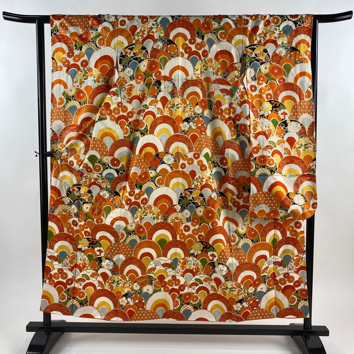 振袖 身丈154 5 cm 裄丈63 S 袷 青海波 草花 金糸 金彩 オレンジ 正絹 秀品