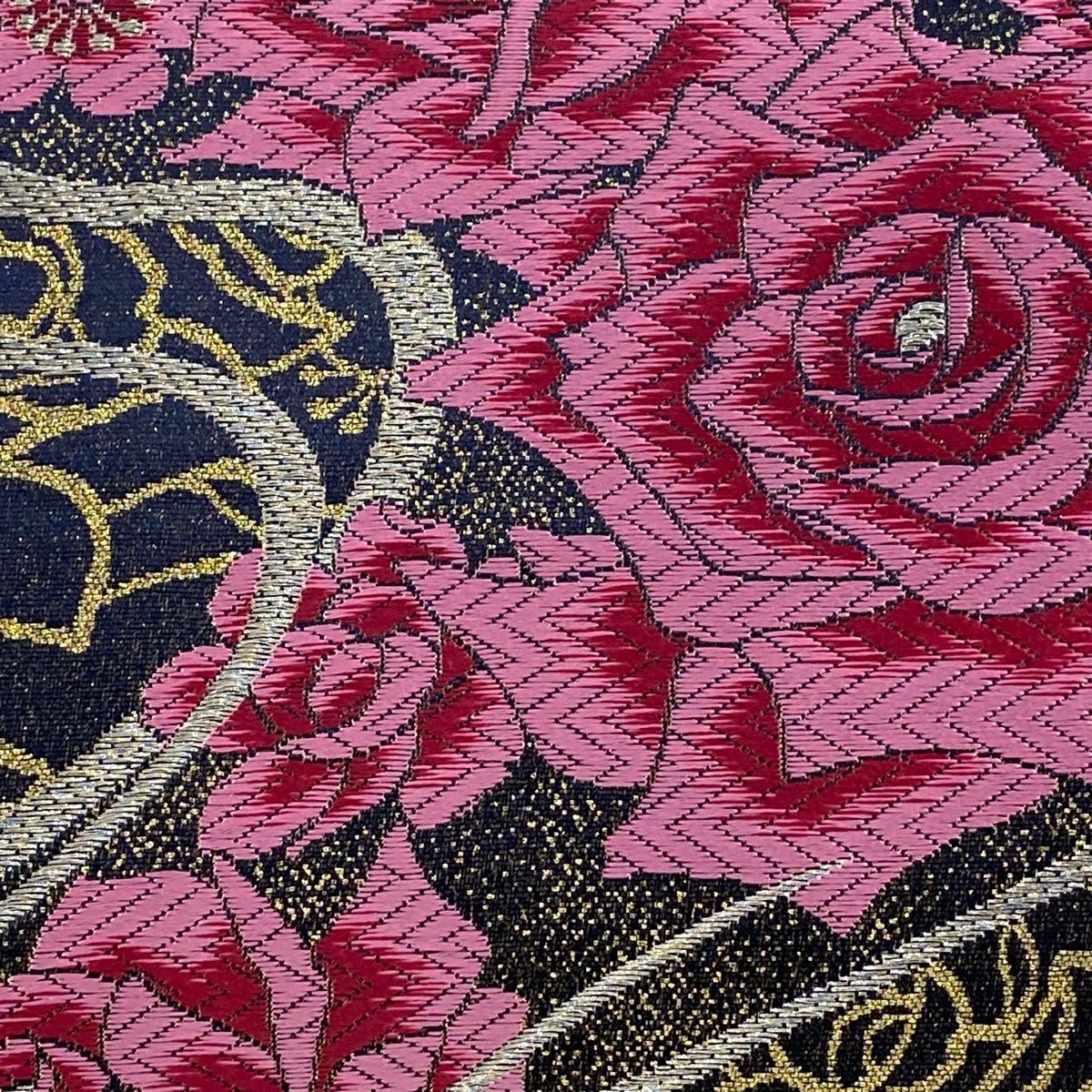 袋帯 秀品 振袖向き 薔薇 流水 金通し 金銀糸 墨色 六通 正絹