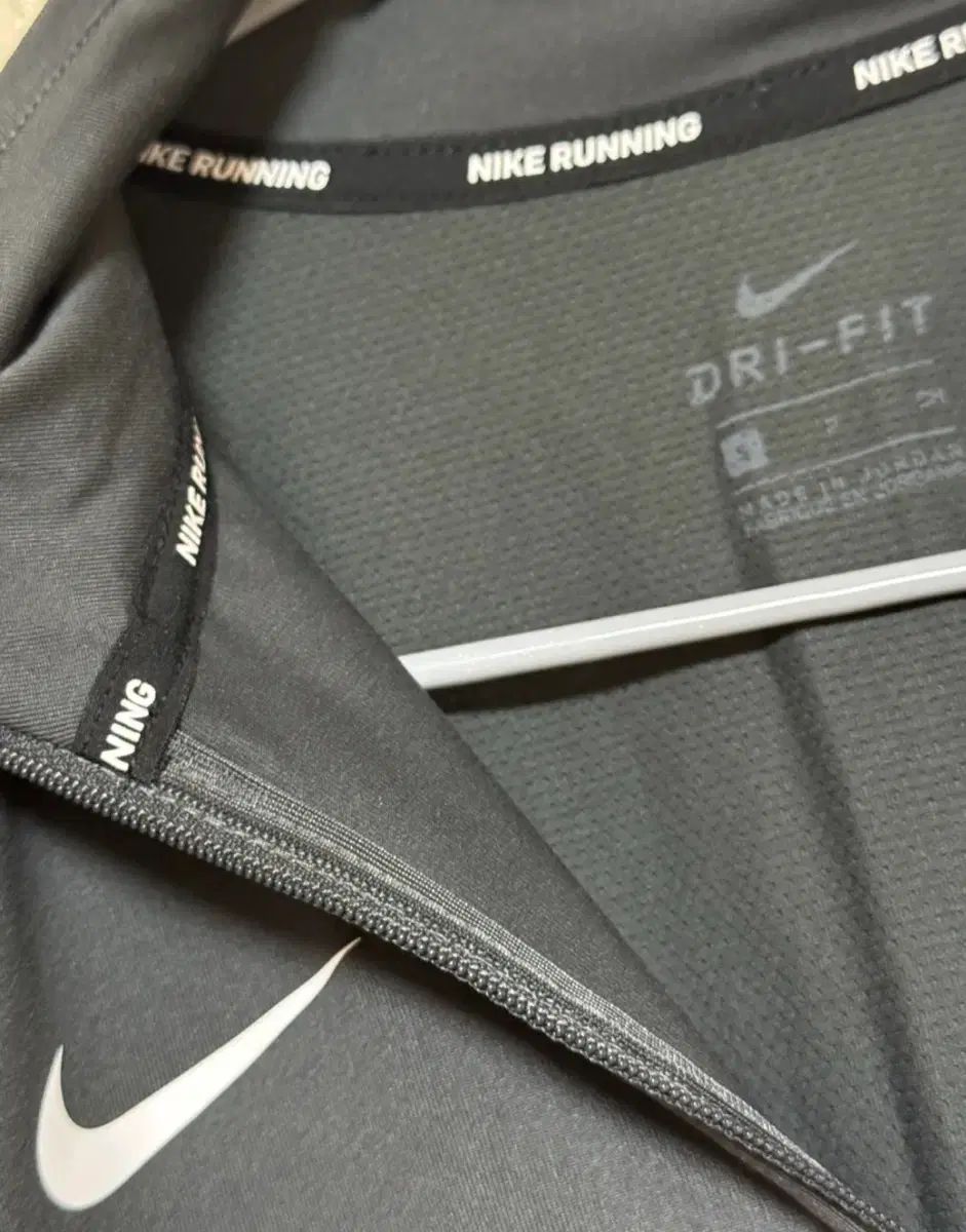 NIKE ドライフィット ランニング トップス S