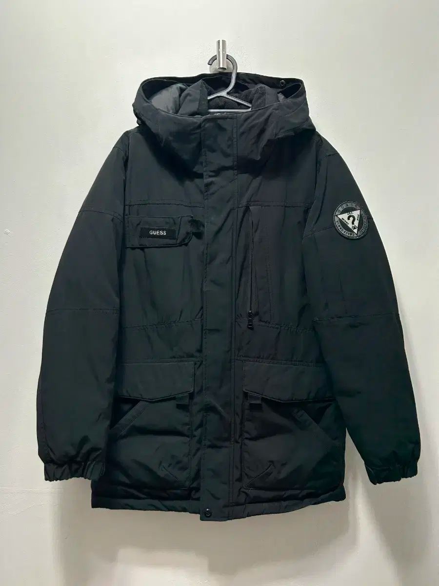 GUESS フード付き ブラック ダウンジャケット Mサイズ GUESS ブラック フード ダウン アウター M