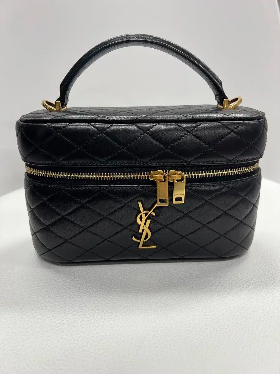 イヴ サンローラン GABBY VANITY ミニ クロスバッグ