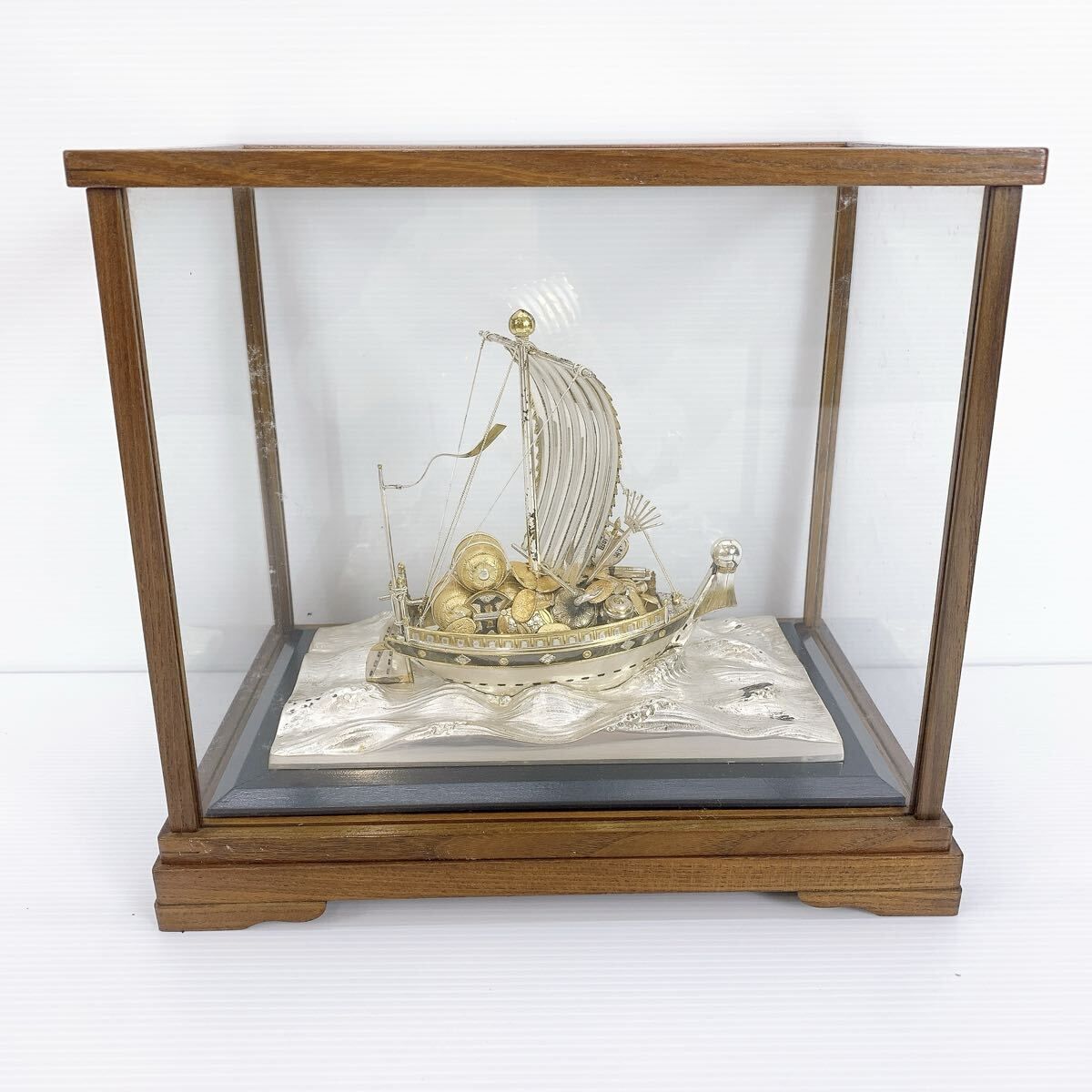 銀製宝船置物 ガラスケース付き 銀製 宝船 ガラスケース付き 宝船高さ20cm×長さ20cm×幅13cm