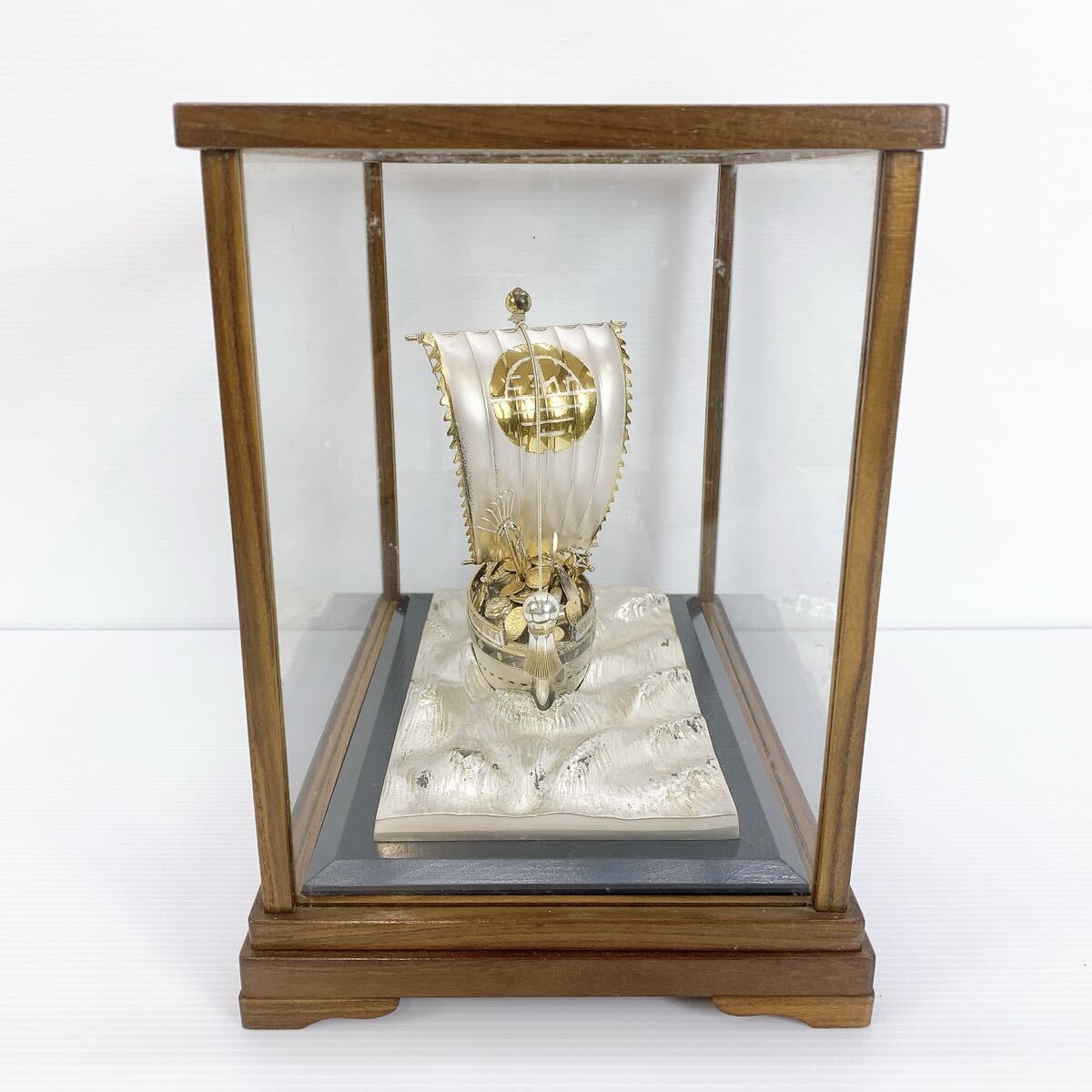 H-074 銀製 宝船 置物 純銀細工 開運 招福 金銀細工 木製ガラスケース