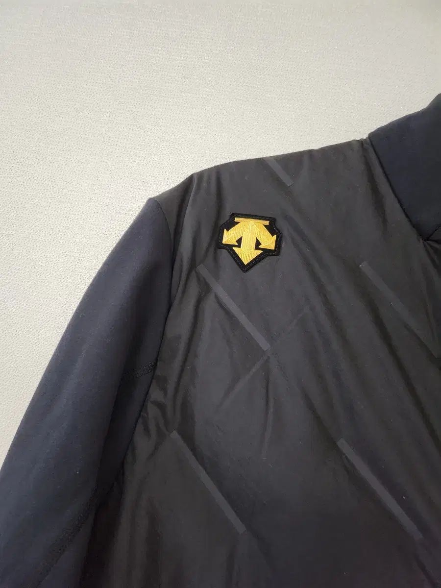 デサント PRO ブラック ダウン アウター 100