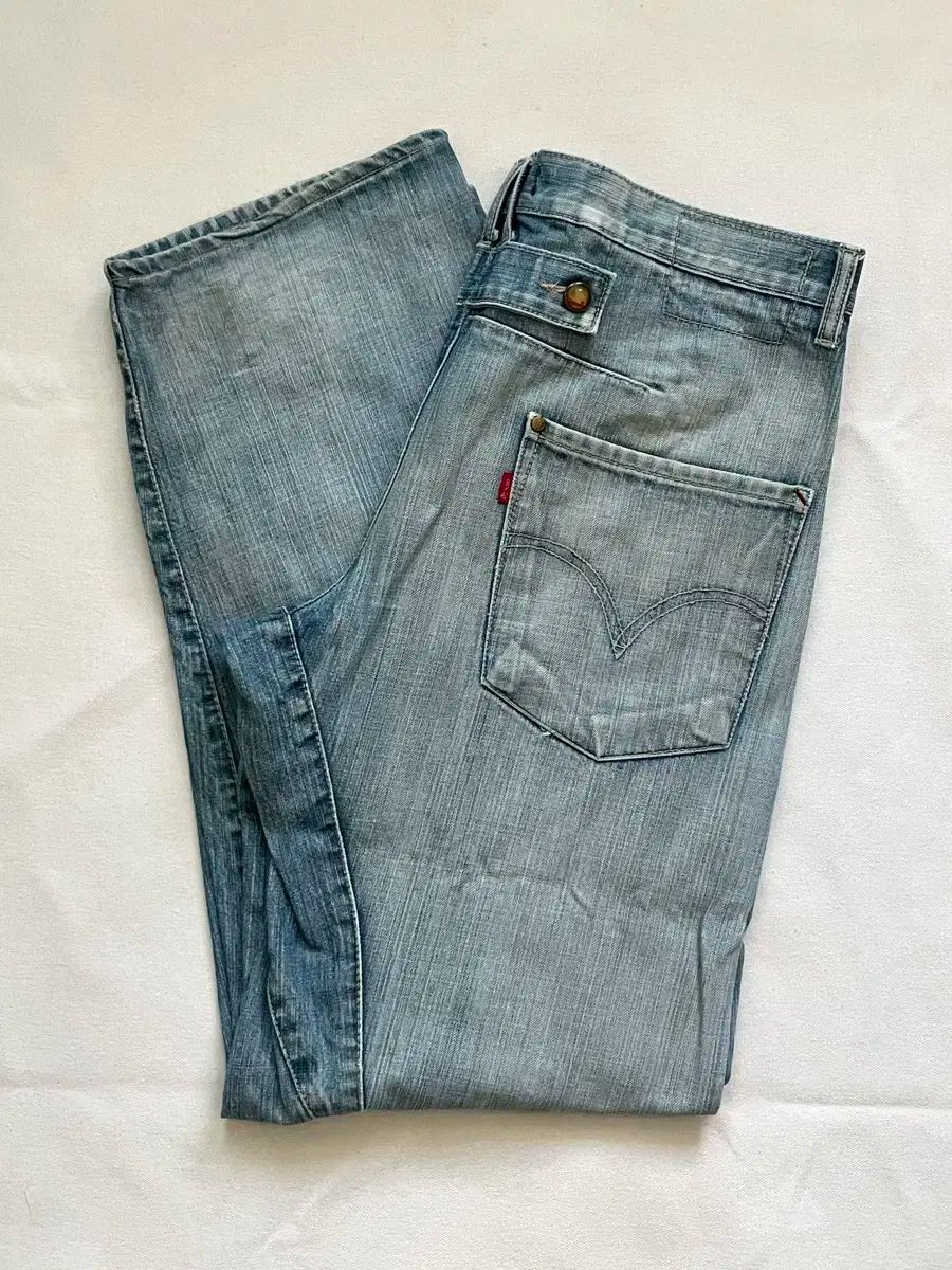 リーバイス エンジニアードジーンズ ルーズフィット シンチバック