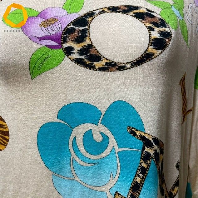 新品タグ付き✨レオナール　スポーツ　花柄　ロゴ　近年もの　42 ハローキティ×レオナールスポーツのコラボウェア、花柄プリントの透け