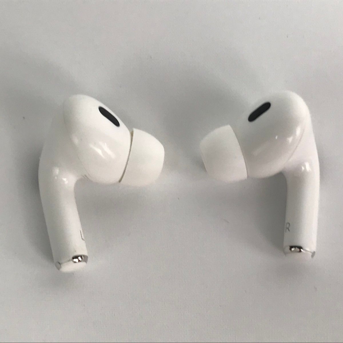 □□Apple アップル airpods pro 第二世代イヤホン 両耳 MQD83J/A 付属