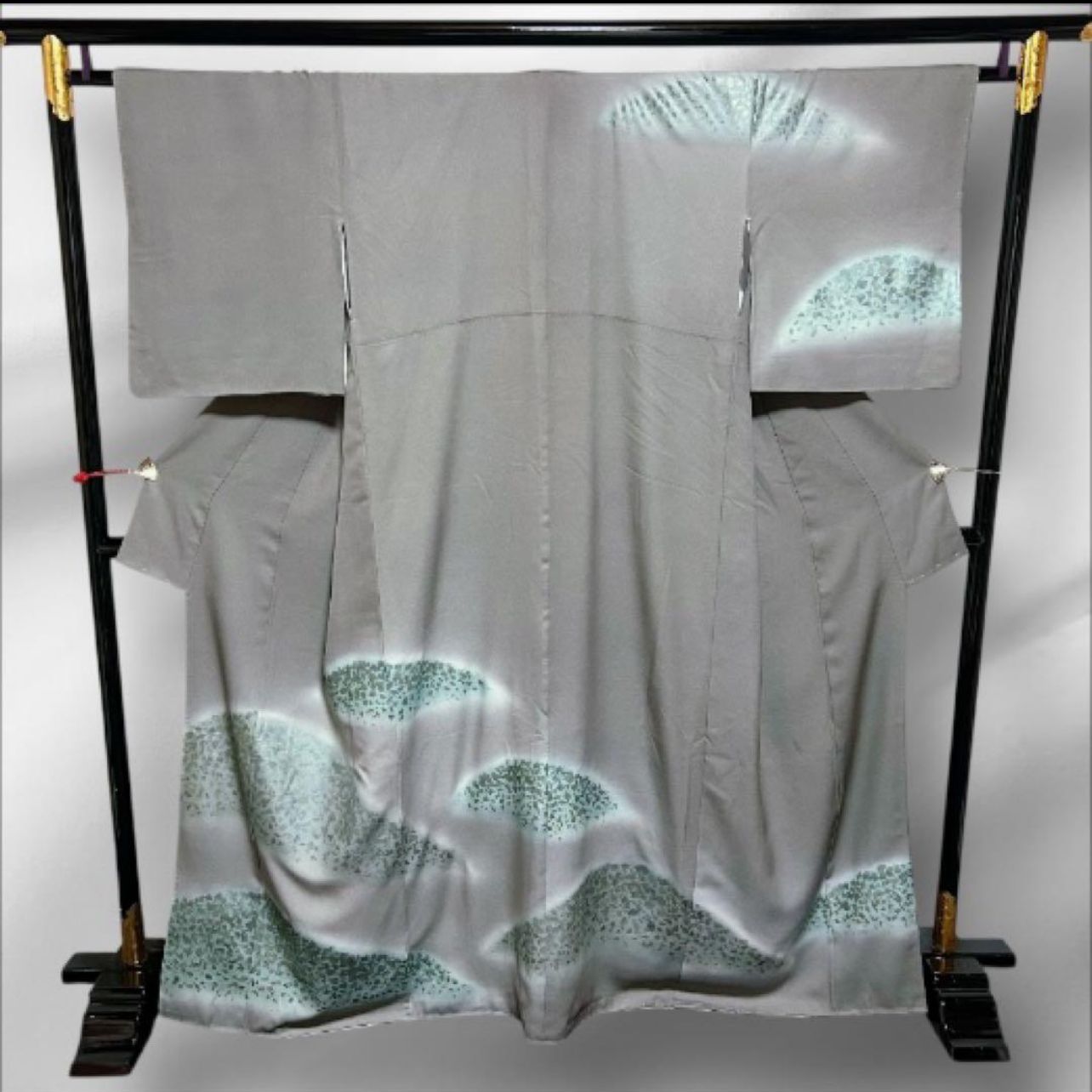 凛とした光沢美　白緑の訪問着×唐織袋帯　特選フルセット　裄67 ゆったり 美品 袷 正絹 金箔 訪問着 フルセット 西陣唐織漆箔袋帯 ゆったり 裄67