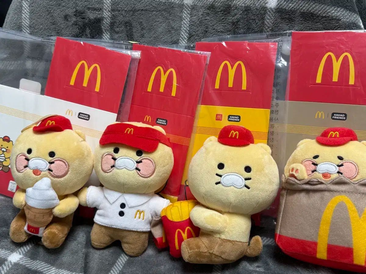 海外限定 マクドナルド FRIENDS コンプリート フレンズ Amazon.co.jp