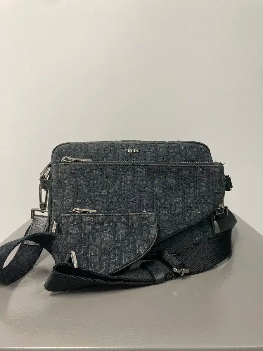 ディオール トリプル ポーチ サドル クロスバッグ