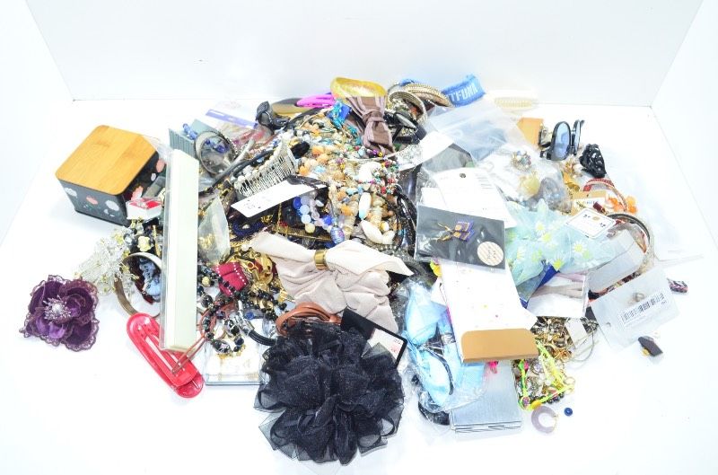 ノーブランド 複数ブランド 髪留め 小物 約7 kg