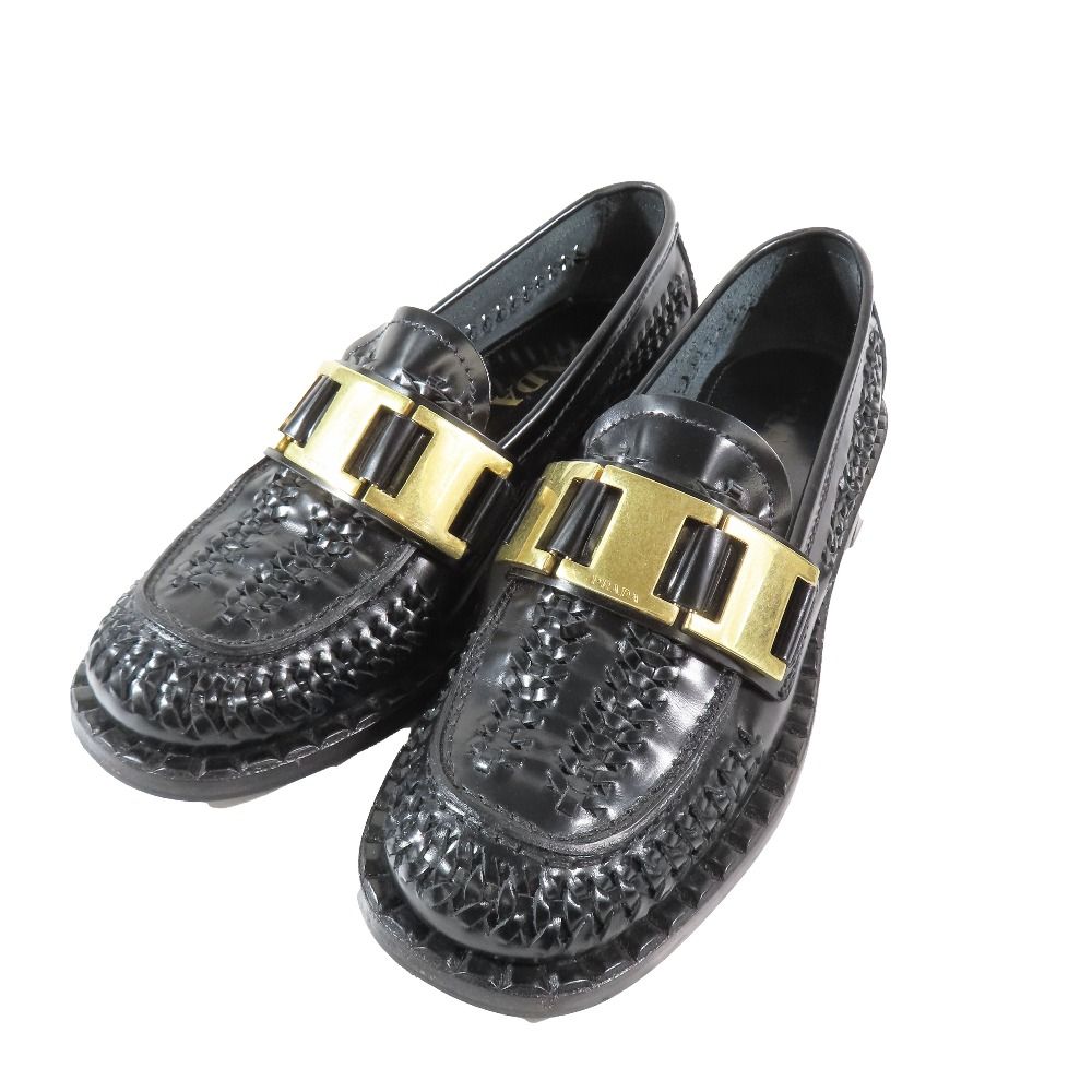 美品 PRADA プラダ ロゴ刻印プレート 編み込み レザー ローファー