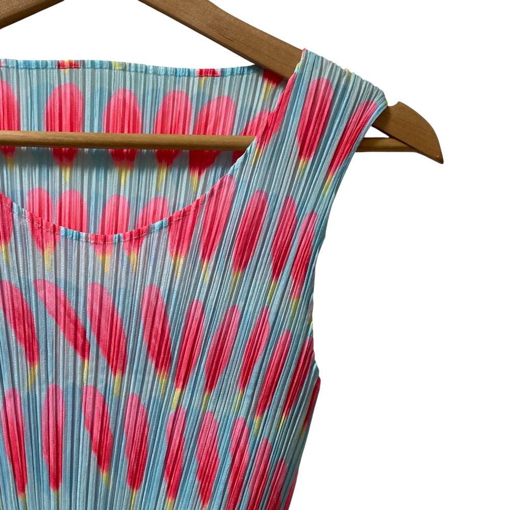 PLEATS PLEASE プリーツプリーズ イッセイミヤケ フラワープリント タンクトップ PP 06-JK 201 サイズ3 ライトブルー×ピンク レディース 古着