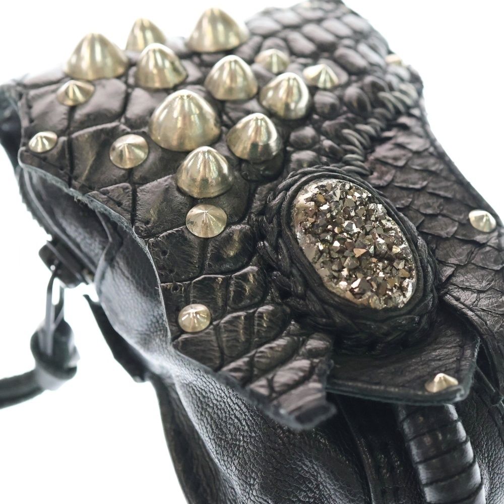 KMRii (ケムリ) レザースタッズ ウエストポーチ ブラック - メルカリ