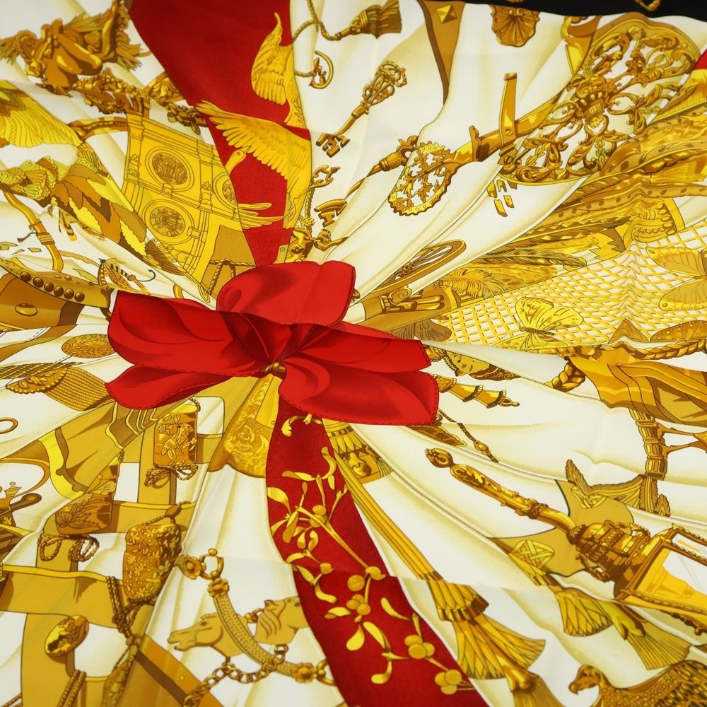 HERMES (エルメス) カレ90 SOLEIL DE SOIE シルクの太陽 スカーフ