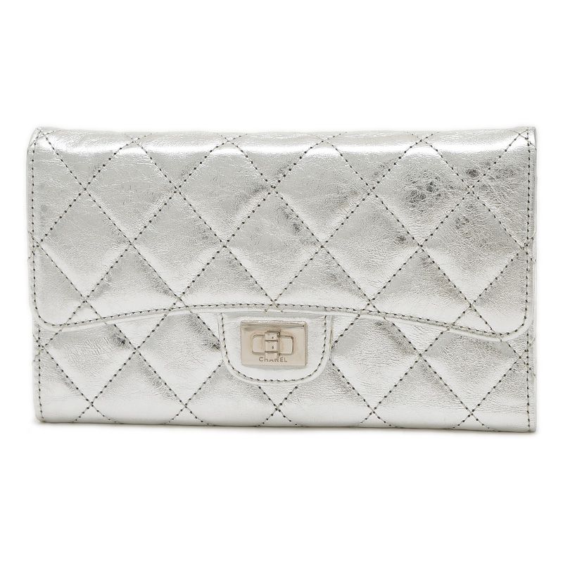 CHANEL シルバー 二つ折り長財布★美品★ 激レア】シルバーの上質な輝き☆CHANEL☆長財布☆数量僅か (CHANEL/長