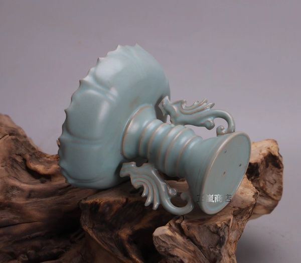 宋汝窯青釉双鳳蓮花燭台は古擬宋代出土古磁器古玩骨董収蔵置物を作った 宋 汝窯 青釉 双鳳蓮花燭台 古作り 宋代出土風 骨董磁器 コレクション