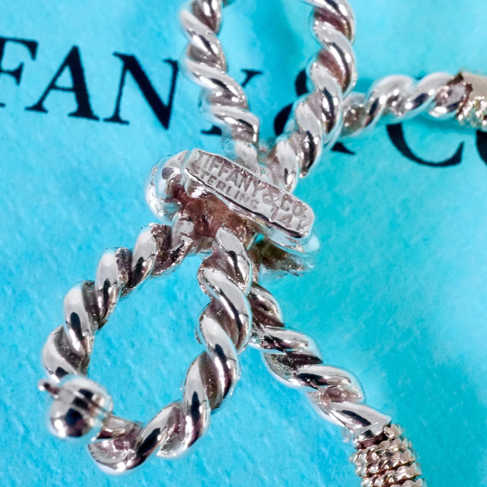 極美品 ティファニー ツイスト リボン コンビ ブローチ/25-1641S