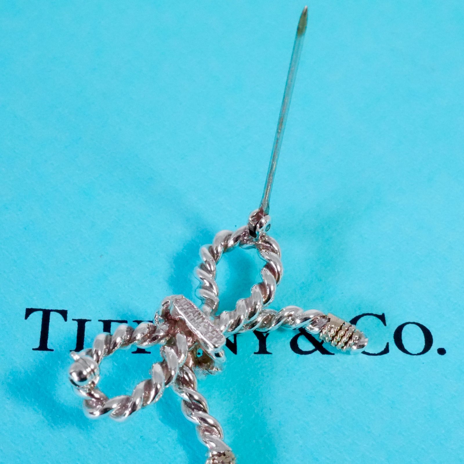 極美品 ティファニー ツイスト リボン コンビ ブローチ/25-1641S