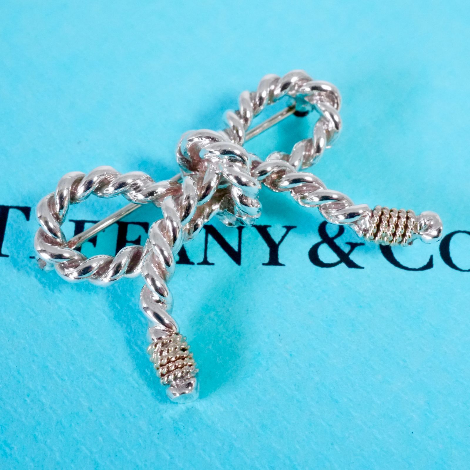 極美品 ティファニー ツイスト リボン コンビ ブローチ/25-1641S