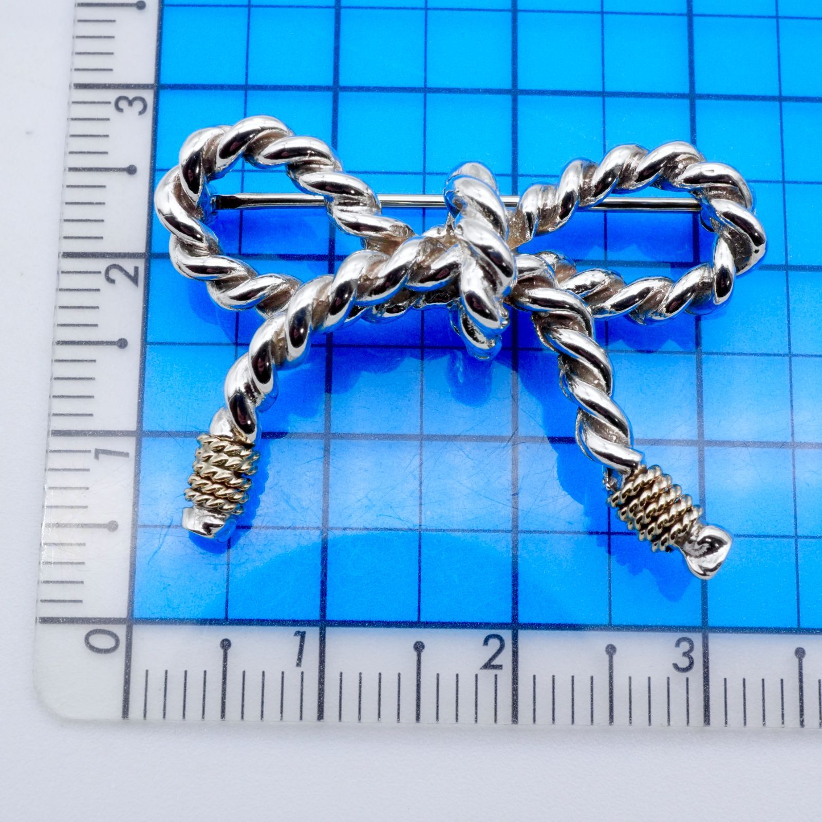 極美品 ティファニー ツイスト リボン コンビ ブローチ/25-1641S