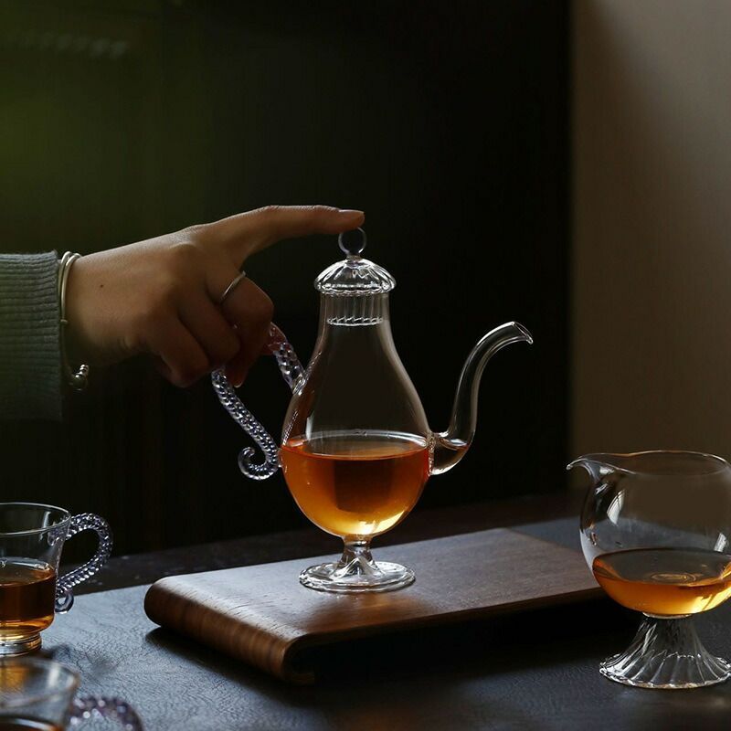 2点セット ティーポット 高台 耐熱ガラス 透明 250 ml ガラス急須 ガラス製ポット お酒 冷酒 酒器 紅茶ポット リーフティー 岩茶 中国茶 花茶 紅茶 緑茶 茶器 ガラス食器 食洗機対応 シンプル 北欧 来客用 贈り物 プレセント