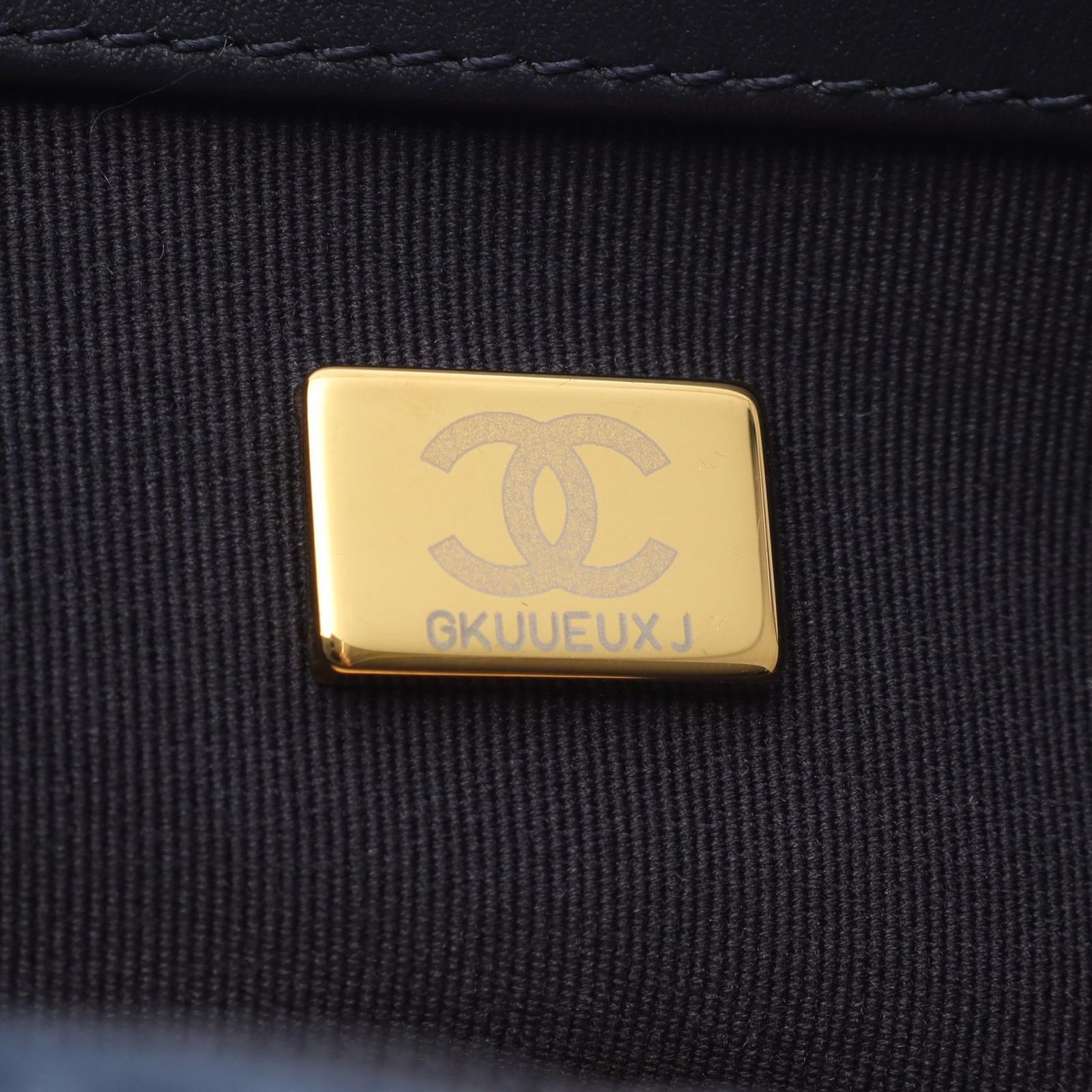 シャネル CHANEL ショルダーバッグ 19 ディズヌフ マトラッセ AS1161