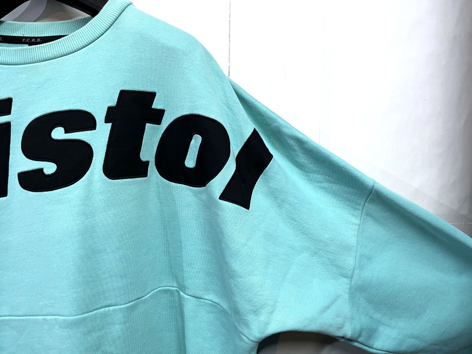 FCRB F.C.Real Bristol｜エフシーレアルブリストル BIG LOGO CREWNECK