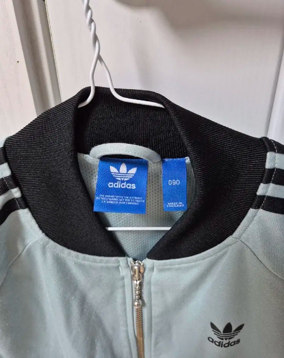 アディダス 3本線 トラック ジャケット ミント - メルカリ