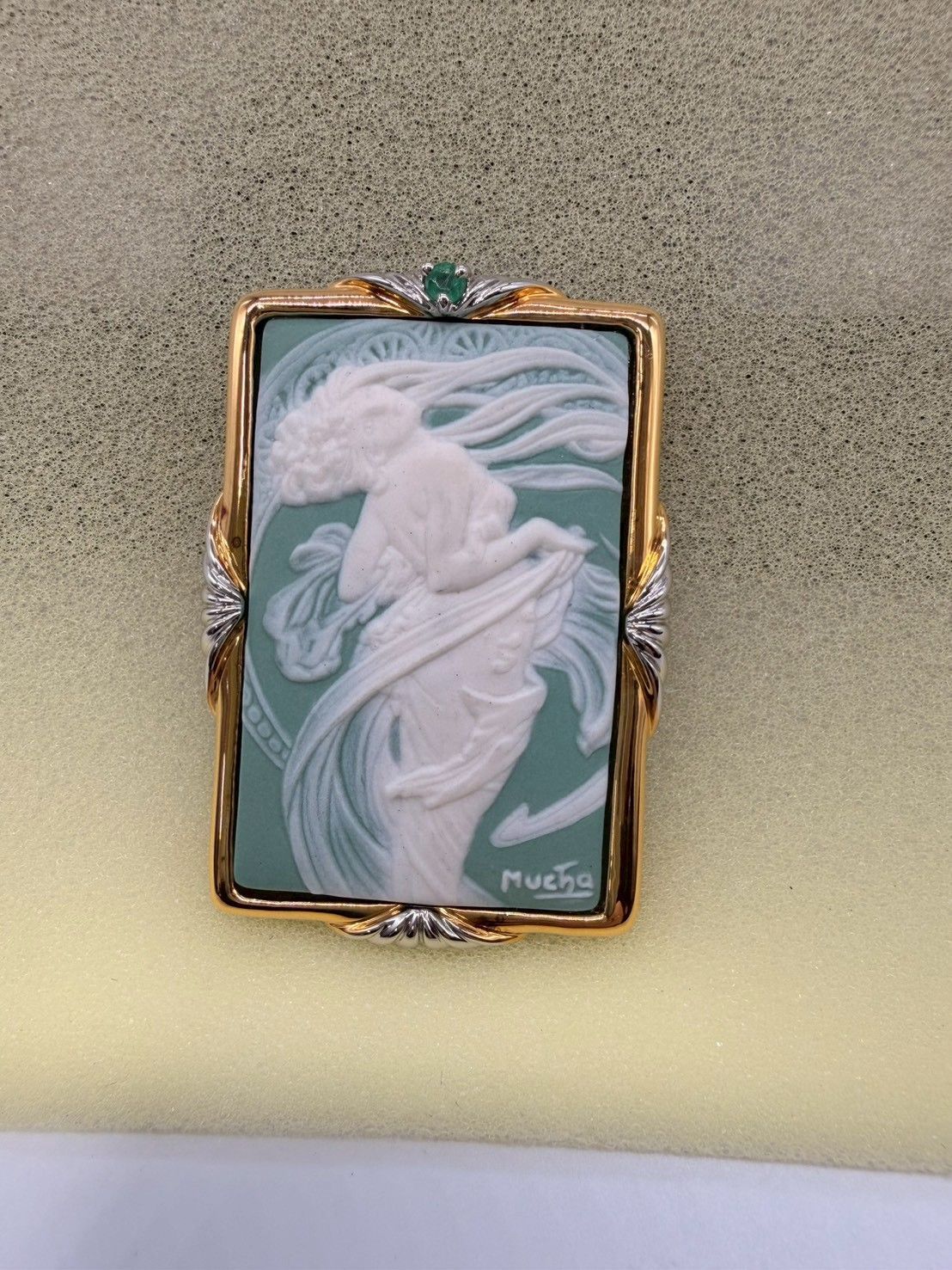 IEI MUCHA ミュシャ 「四芸術」 カメオ 宝飾ペンダント 天然石付き