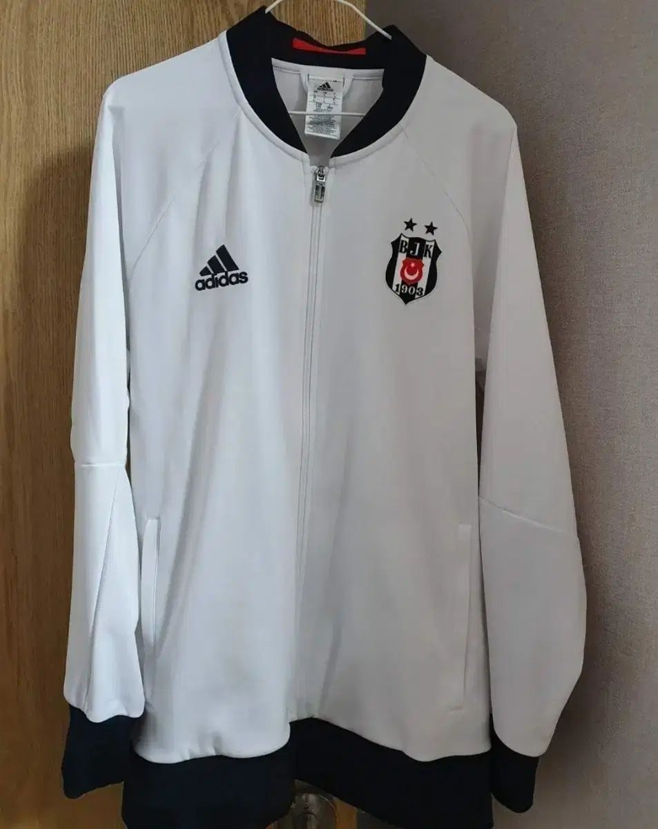 アディダス ターキッシュ・シュペルリグ ベシクタシュ アンド リージャケット