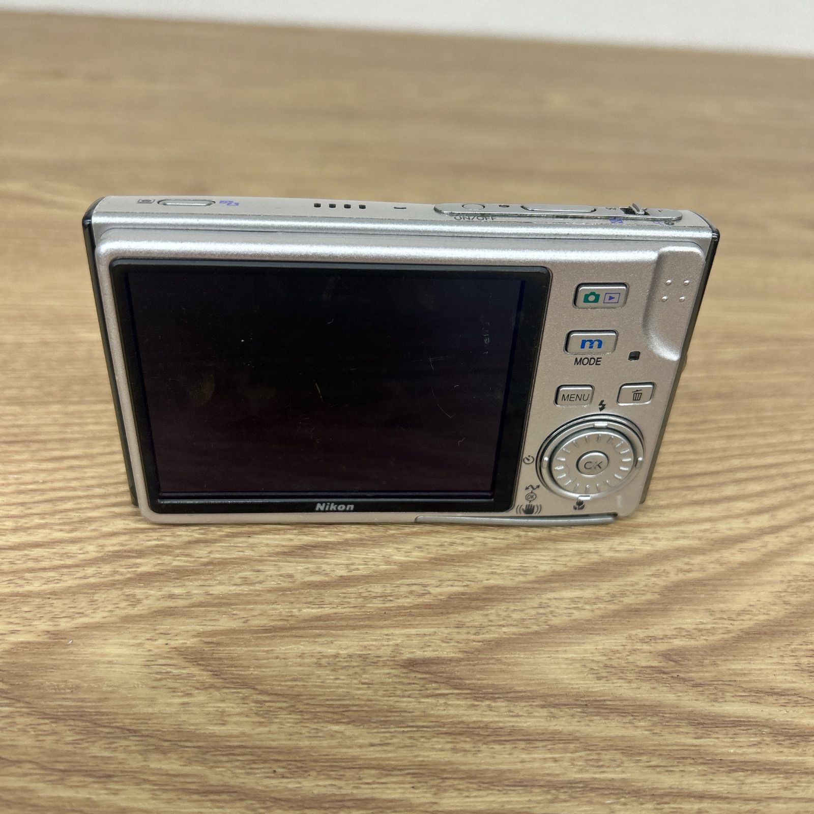 ☆【通電未確認・ジャンク品】Nikon COOLPIX S7 シルバー【カメラ】【1