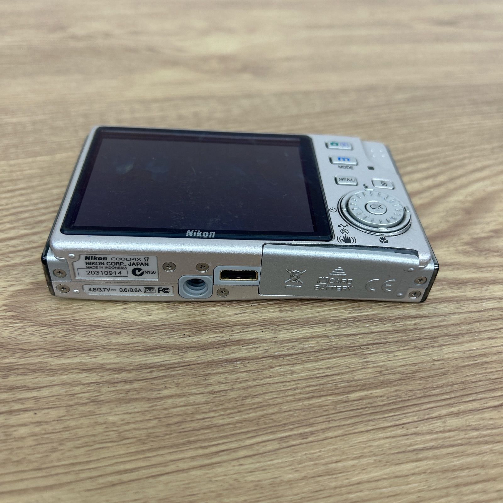 Nikon COOLPIX シルバー コンパクトデジタルカメラ　動作確認済み ☆【通電未確認・ジャンク品】Nikon COOLPIX S7 シルバー【カメラ】【1