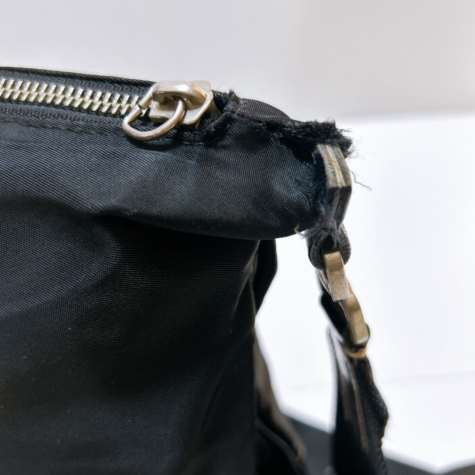 希少 PRADA プラダ バッグ ショルダーバッグ 三角ロゴ 黒 中古品 管理 