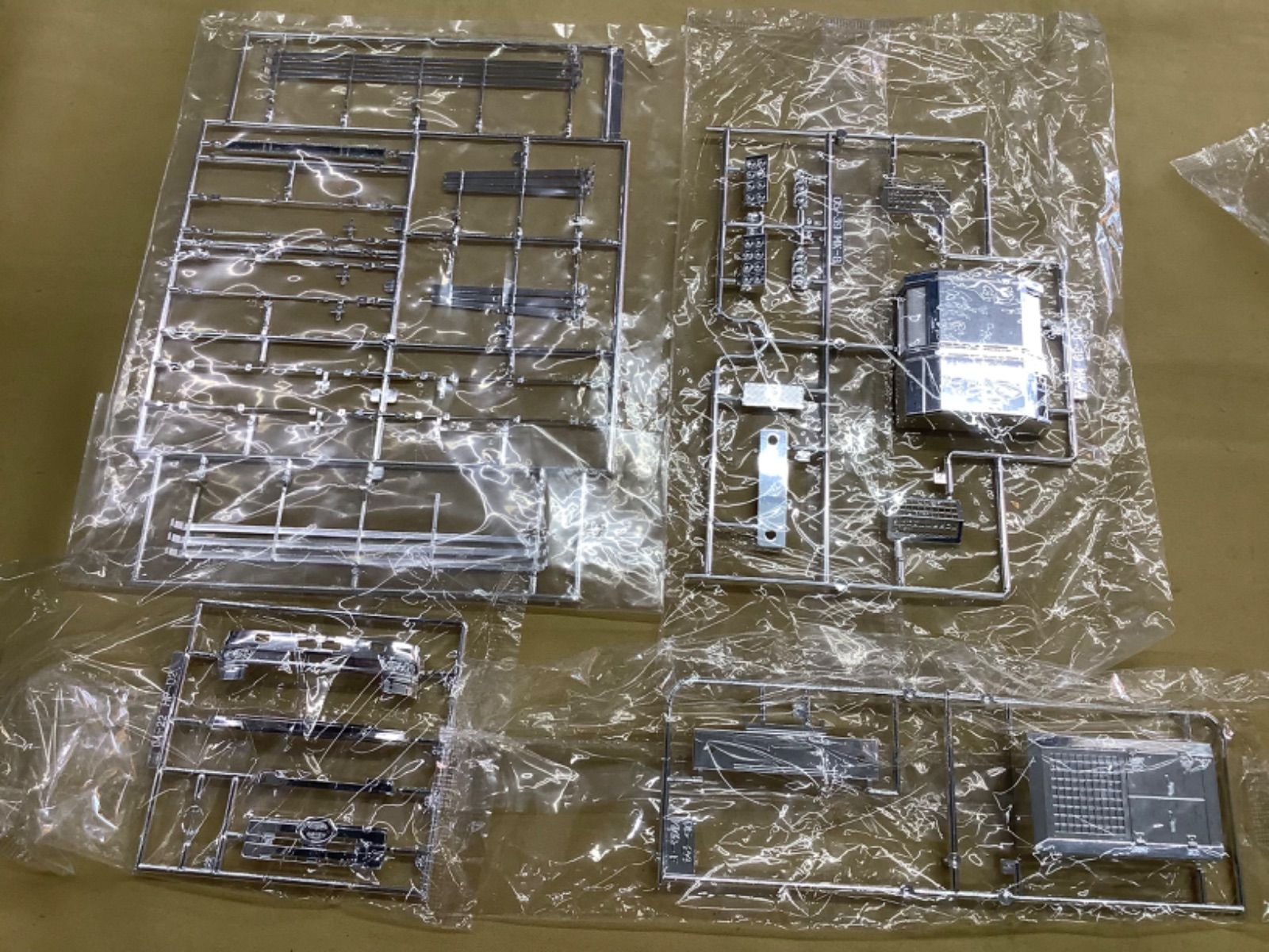 アオシマ 1/32 大型デコトラ 椎名急送 恵一丸Ⅲ アオシマ 1/32 大型デコトラ 椎名急送 恵一丸Ⅲ - メルカリ