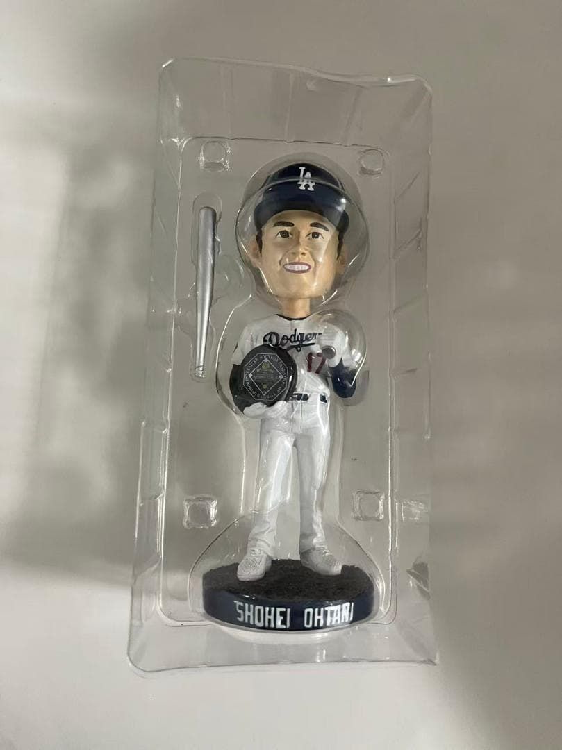 大谷翔平ボブルヘッド2025 MVP Dodgersシルバーバット 限定MVP - メルカリ