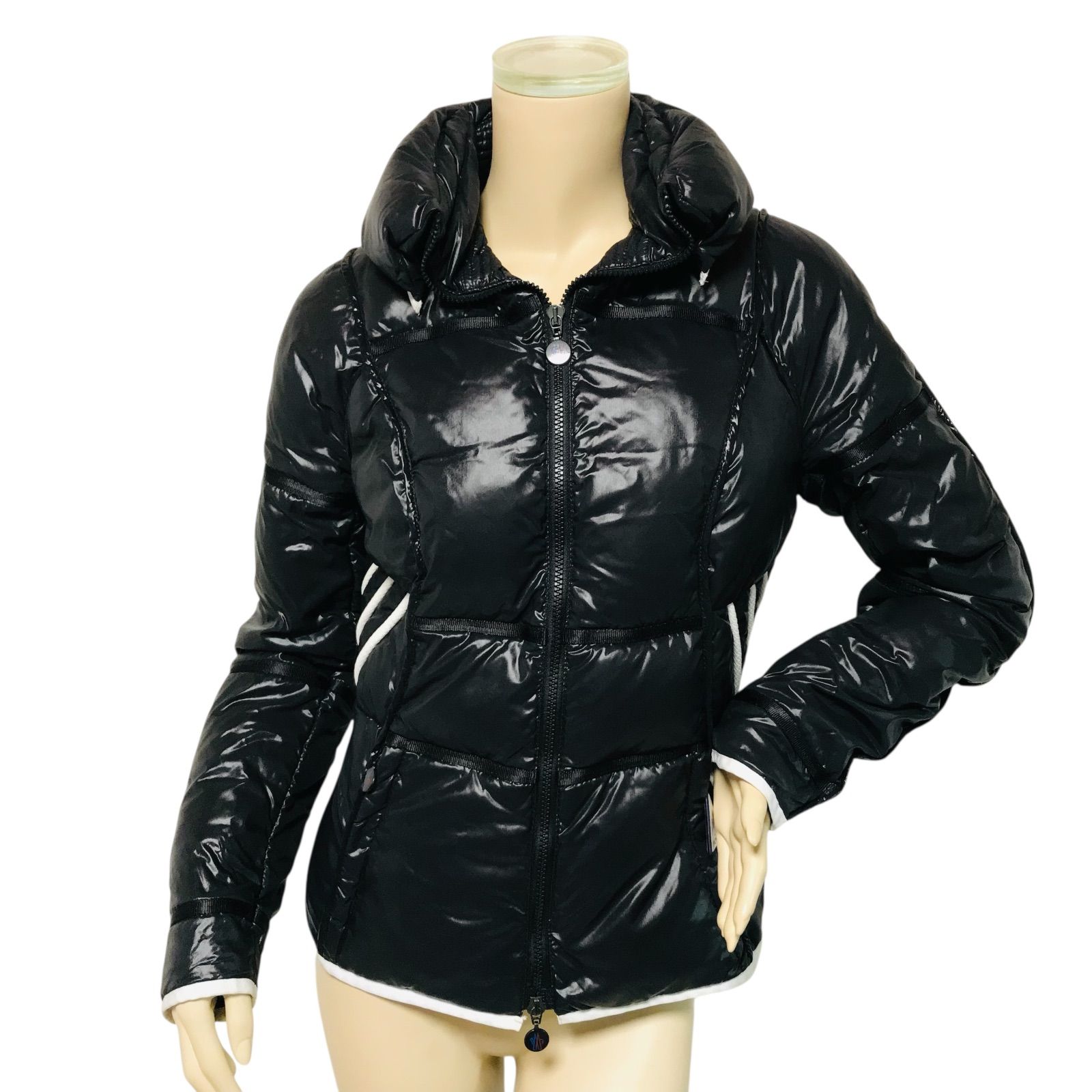 良品☆MONCLER・モンクレール レディース ブランドアイコンワッペン付 
