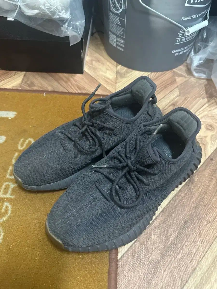 アディダス イージー 350 V 2 ブラック