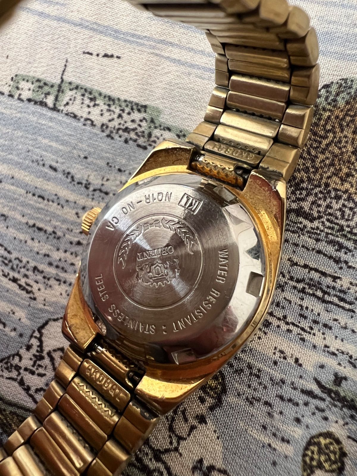 オリエント☆レディース☆自動巻き時計☆スリースター☆ゴールド色