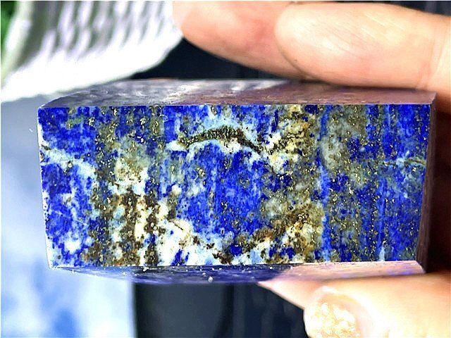 ◇AAA級天然ラピスラズリ原石B88O3/45O03B 商品の説明(台座あわせて)サイ…