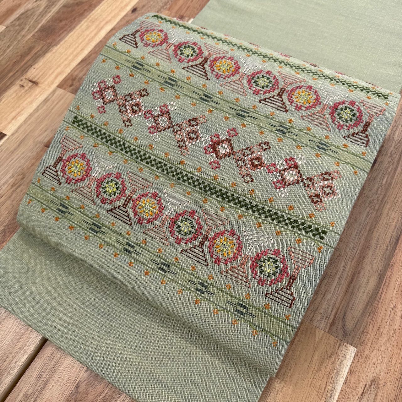 読谷山花織 ゆいたんざ 手織り草木染九寸名古屋帯 制作者不明 開き仕立て上がり 産の天然染料が溢れる素朴な美