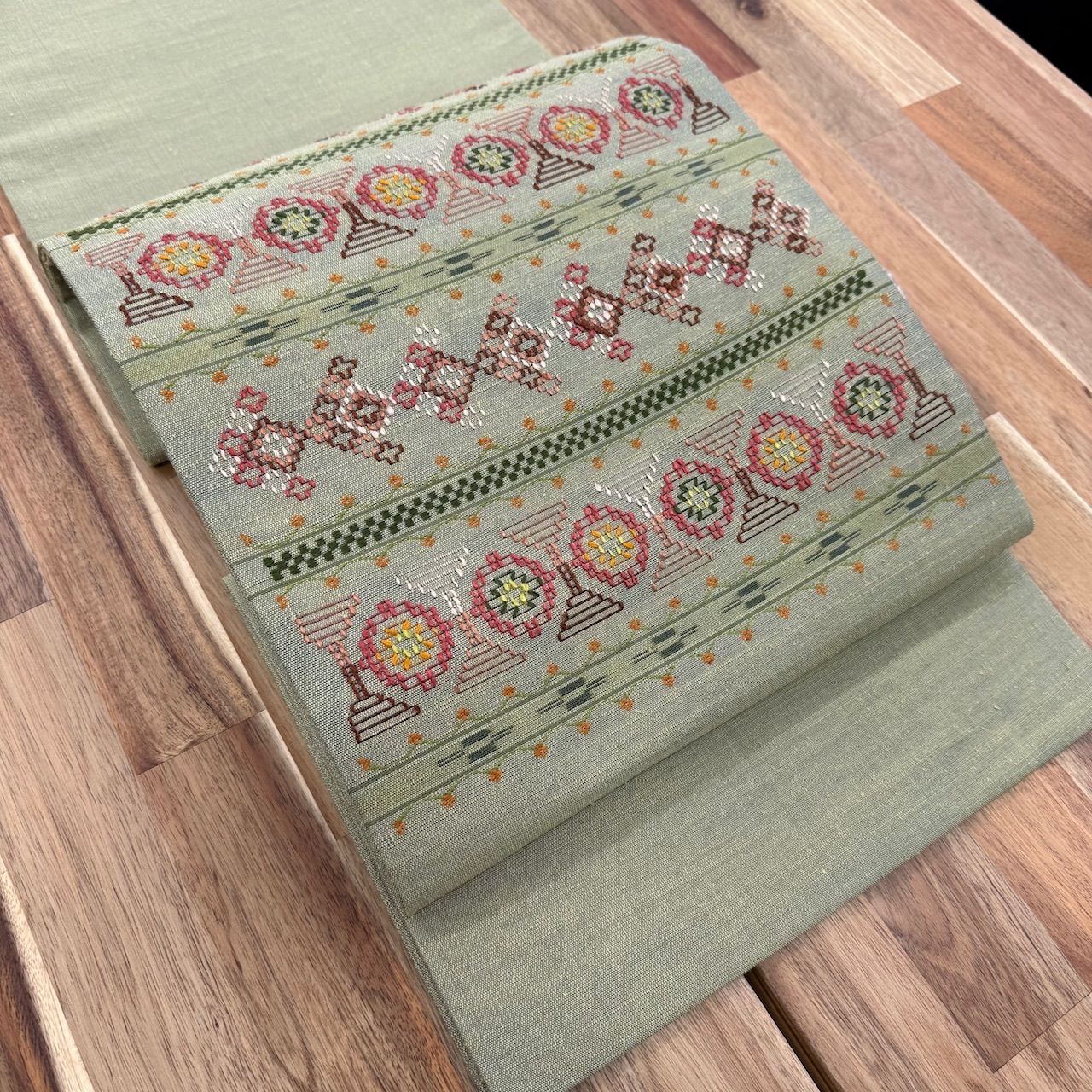 読谷山花織 ゆいたんざ 手織り草木染九寸名古屋帯 制作者不明 開き仕立て上がり 産の天然染料が溢れる素朴な美