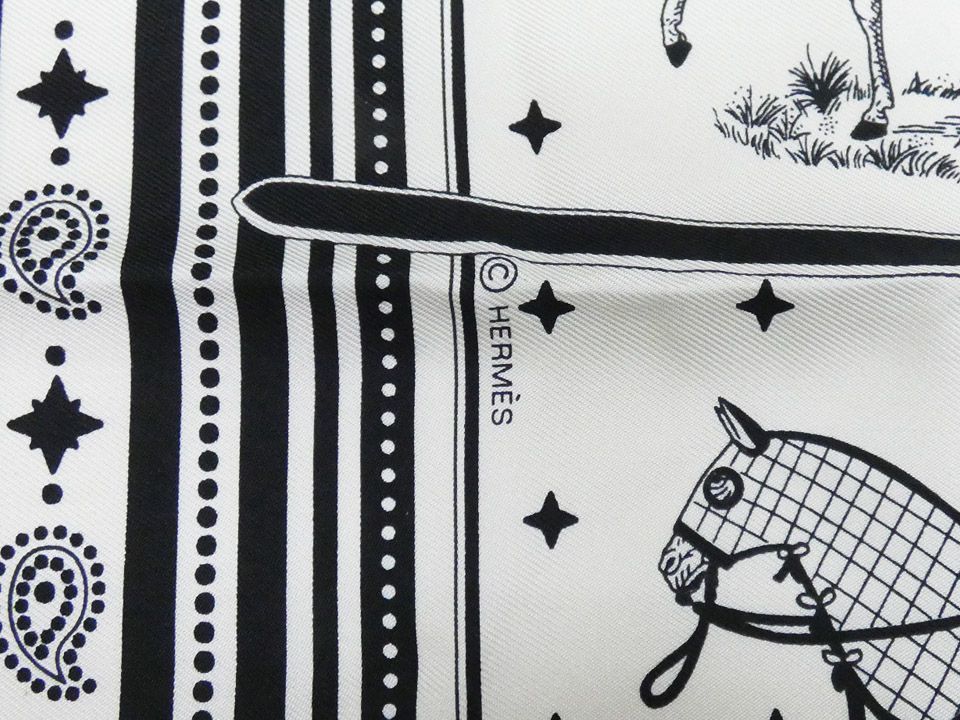中古A】エルメス HERMES シルクバンダナ55/カレ55 バンダナ・フルリ