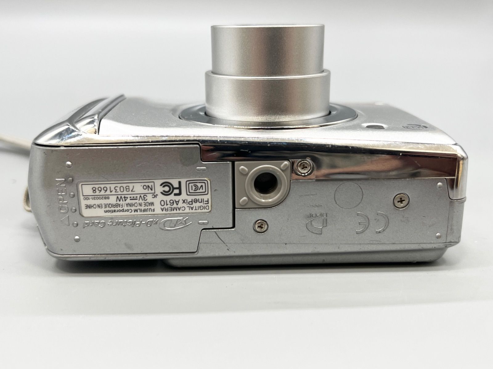 FUJIFILM FinePix A610 「単三電池で稼働」 - メルカリ