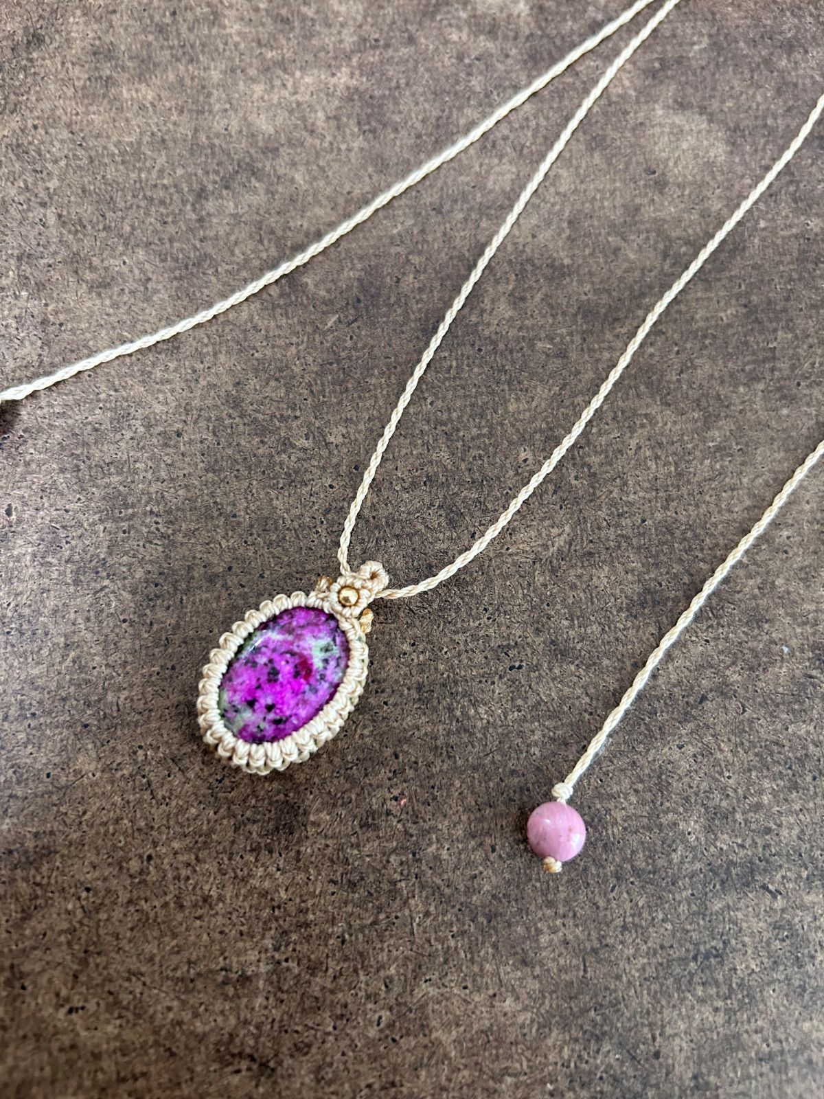 ルビーインゾイサイト マクラメ ネックレス ペンダント - メルカリ